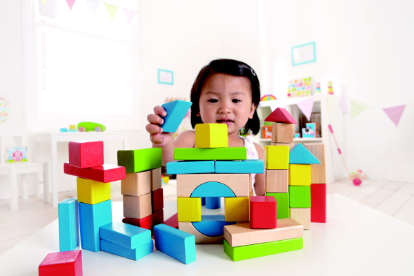 Hape stavebnice - farebné drevené kocky