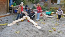 IV630 Kinder mit Komplett Viadukt und Wasser